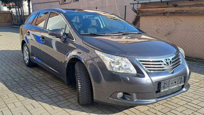 TOYOTA AVENSIS Wagon 1.6