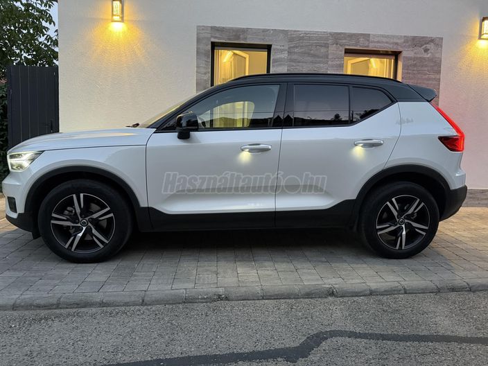 VOLVO XC40 2.0 [B4] MHEV R-Design DCT