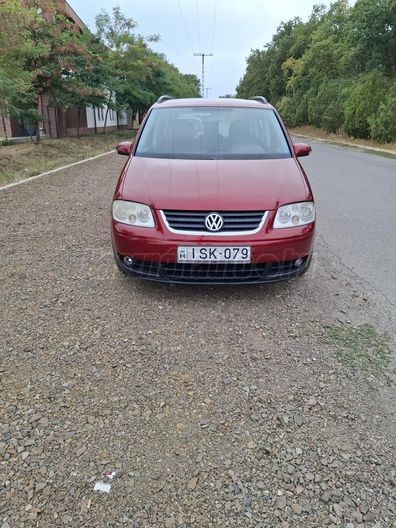 VOLKSWAGEN TOURAN 1.6 FSI Trendline