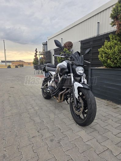 YAMAHA MT-07