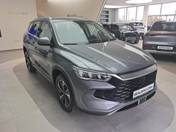 BYD SEALION 5 DM-I DESIGN | Ajándék töltővel és téligumival