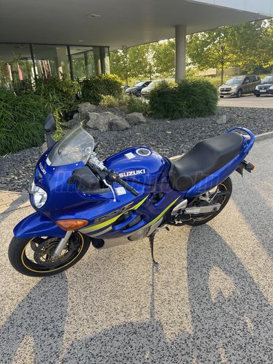 SUZUKI GSX 600 F