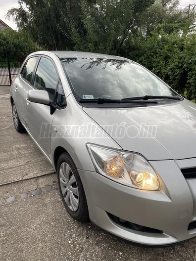 TOYOTA AURIS 2.0 D-4D Luna