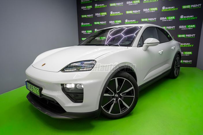 PORSCHE MACAN 4