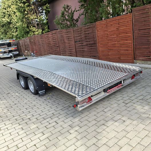 GALA ÚJ!!Extra könnyű.2700/420kg.Burkolt közép.LED lámpák.2.5 méteres alu rámpák.stb