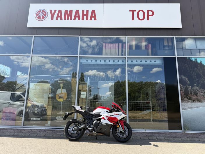 YAMAHA R9