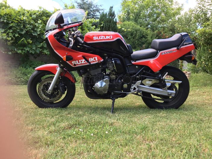 SUZUKI GS 1200 SS