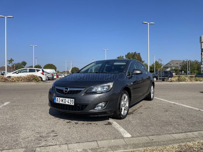 OPEL ASTRA J 1.4 Sport