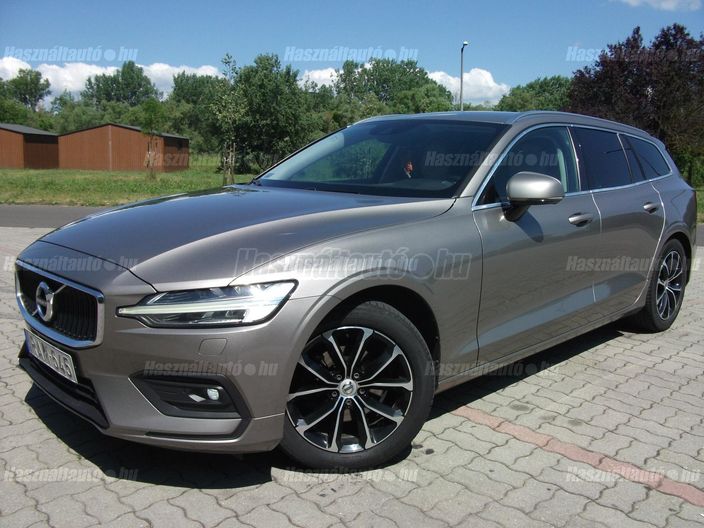 VOLVO V60 2.0 D [D4] Momentum Pro Geartronic