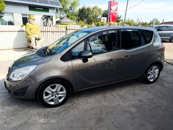 OPEL MERIVA B 1.7 CDTI Cosmo