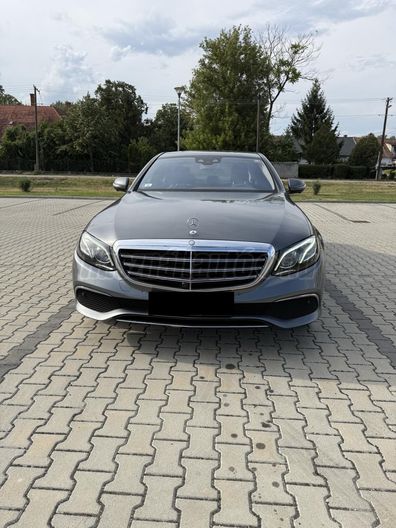 MERCEDES-BENZ E 400 4Matic 9G-TRONIC