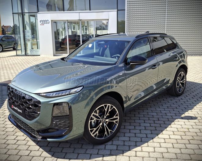 AUDI Q3 TFSI S-tronic