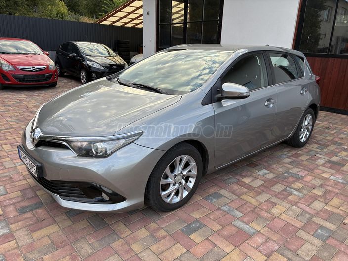 TOYOTA AURIS 1.4 D-4D Live