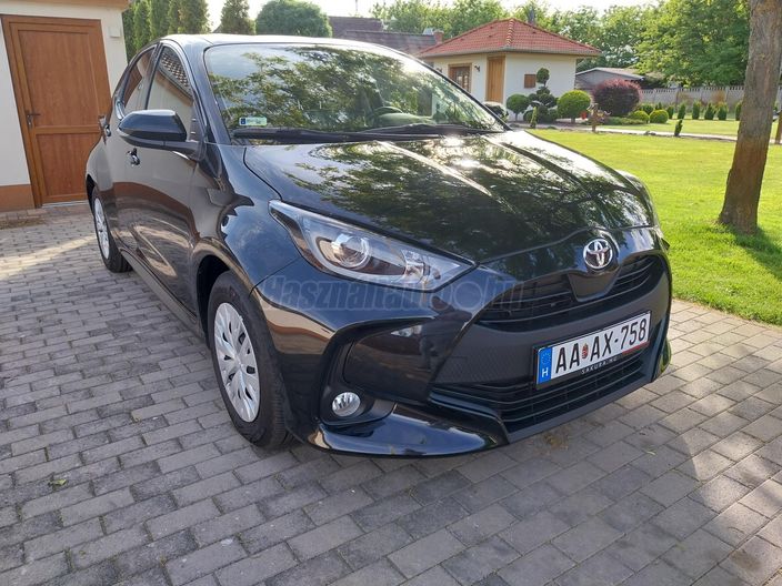 TOYOTA YARIS 1.5 VVT-i Premier Edition