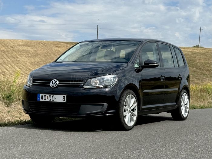 VOLKSWAGEN TOURAN 1.2 TSI BMT Comfortline