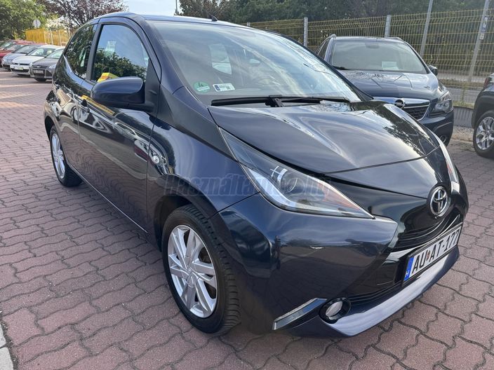 TOYOTA AYGO 1.0 x-cool