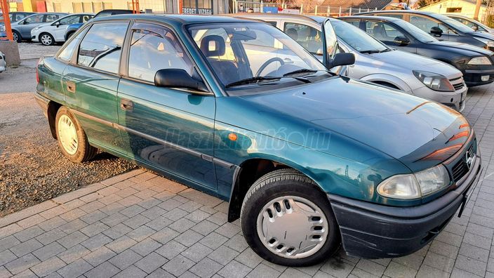 OPEL ASTRA F 1.6 16V Classic Family