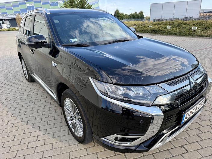 MITSUBISHI OUTLANDER 2.4 PHEV Instyle Premium 4WD CVT