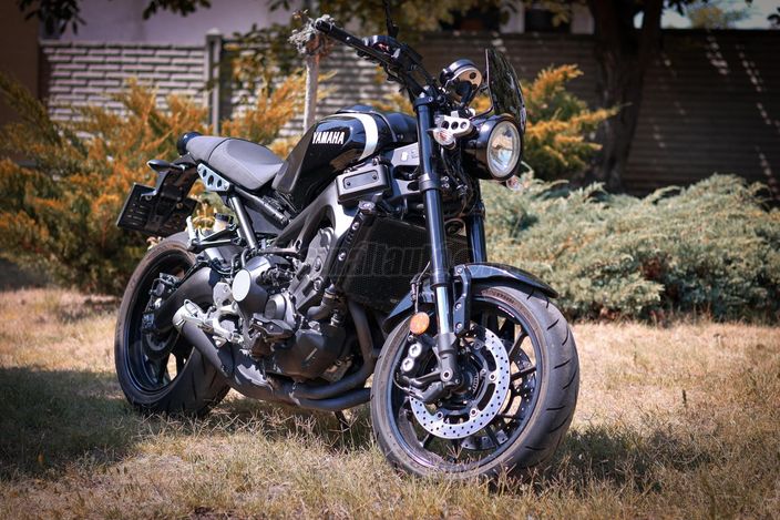 YAMAHA XSR 900