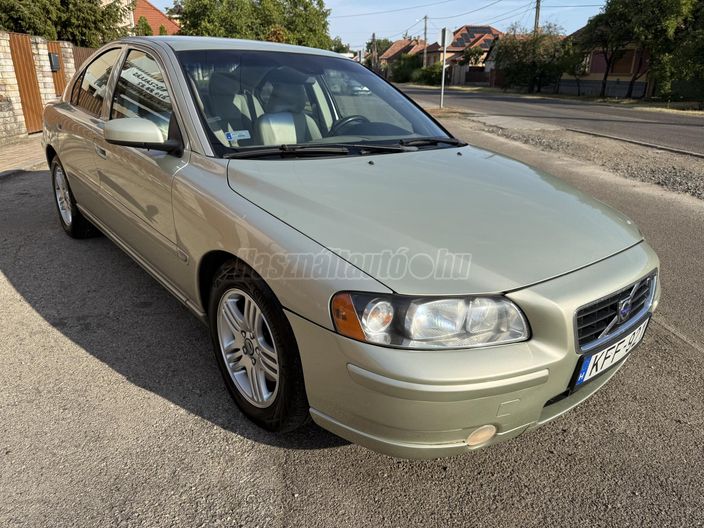VOLVO S60 2.4 D5 Momentum