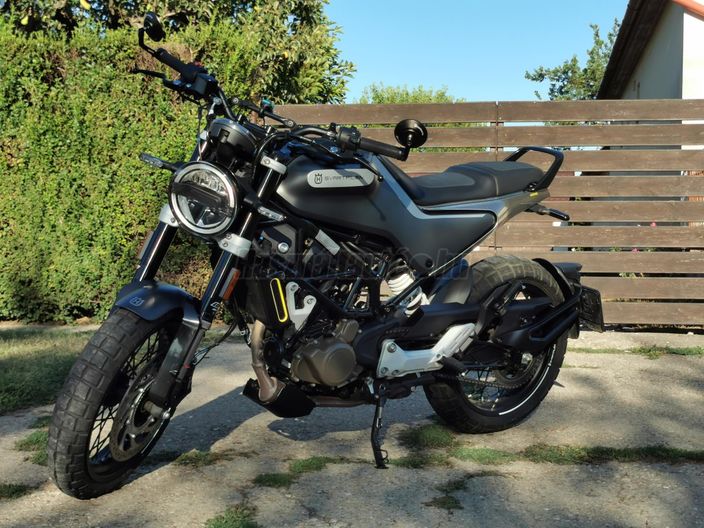HUSQVARNA SVARTPILEN 125