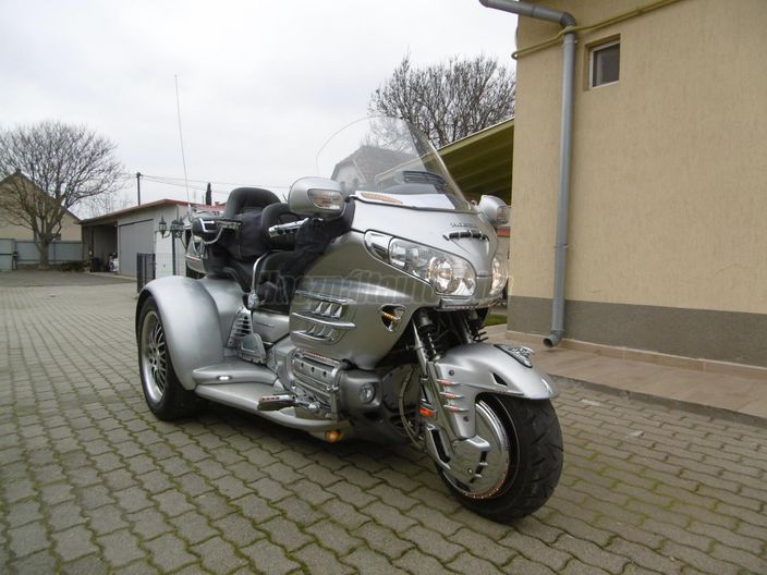HONDA GL 1800 (GOLD WING)