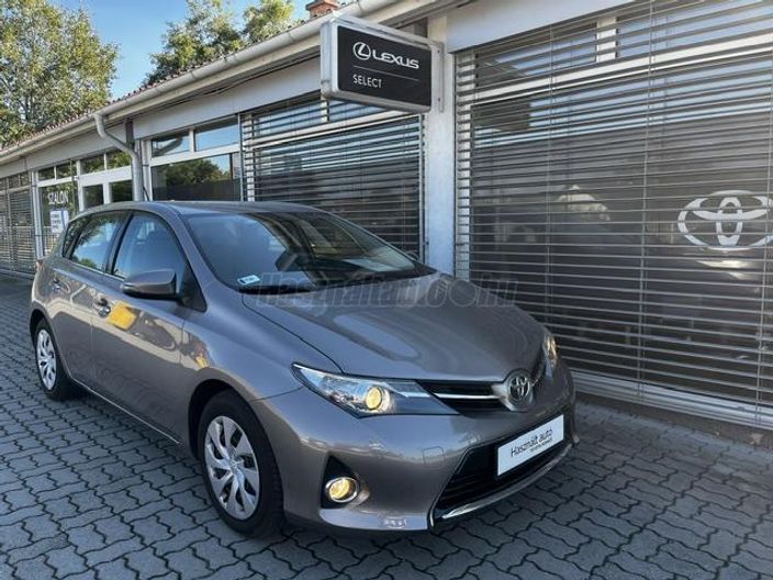 TOYOTA AURIS 1.6 Style (Automata)