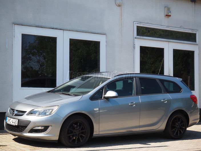OPEL ASTRA J Sports Tourer 1.4 T Sport