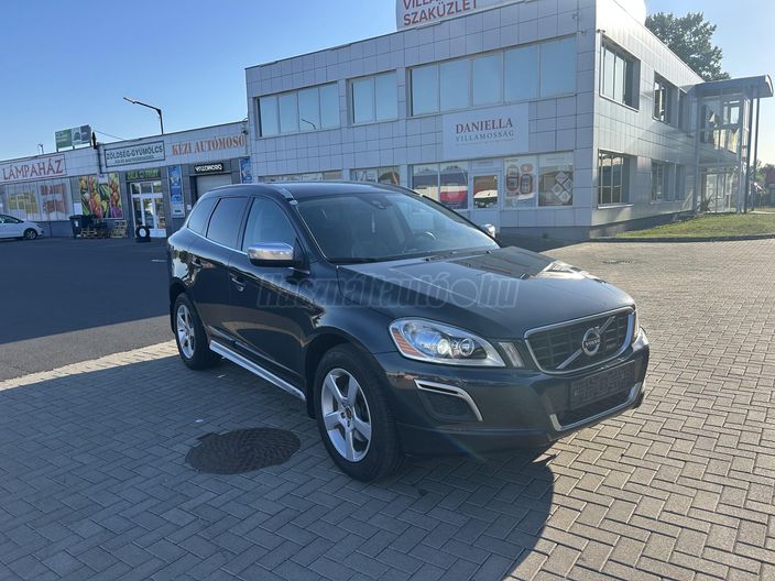 VOLVO XC60 2.0 D [D4] R-Design Summum Geartronic FWD