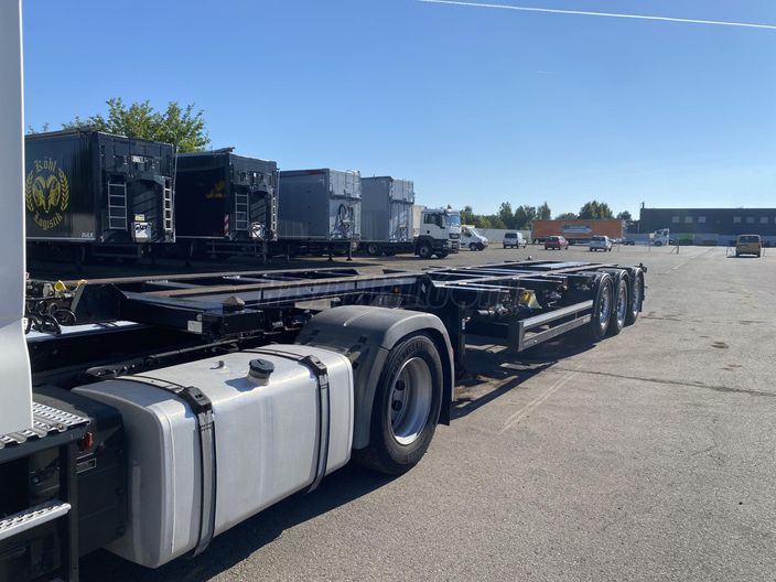 KÖGEL S24 KONTÉNERSZÁLLÍTÓ 1x20. 2x20. 1x30. 1x40/KIHÚZHATÓ/TÁRCSA/BOGI/3XDB