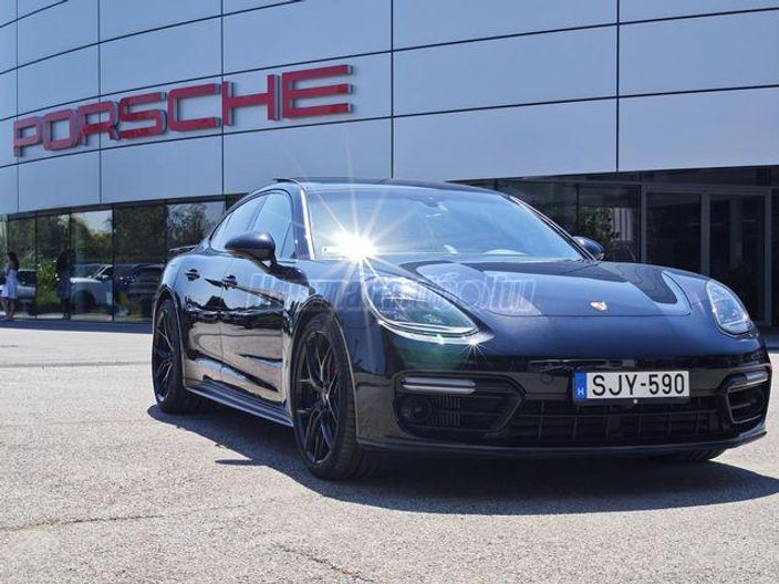 PORSCHE PANAMERA GTS PDK