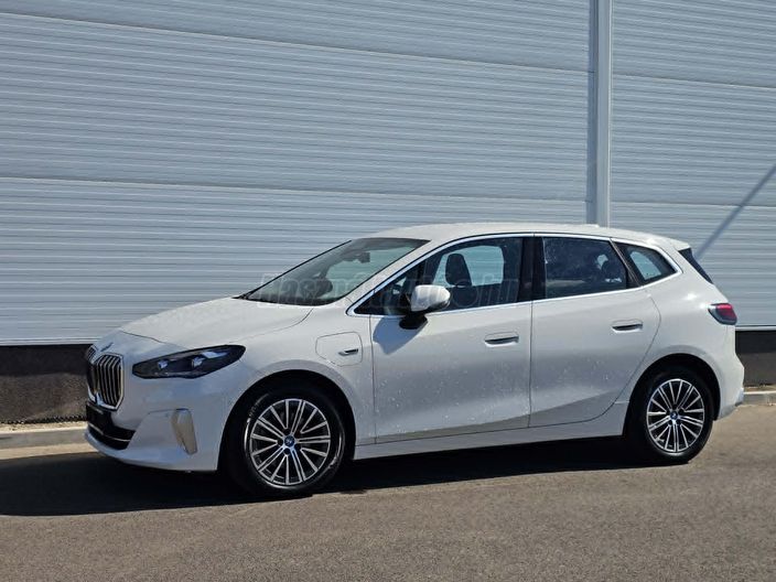 BMW 225 225e xDrive Luxury DKG