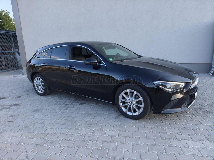 MERCEDES-BENZ CLA 200 d Progressive 8G-DCT