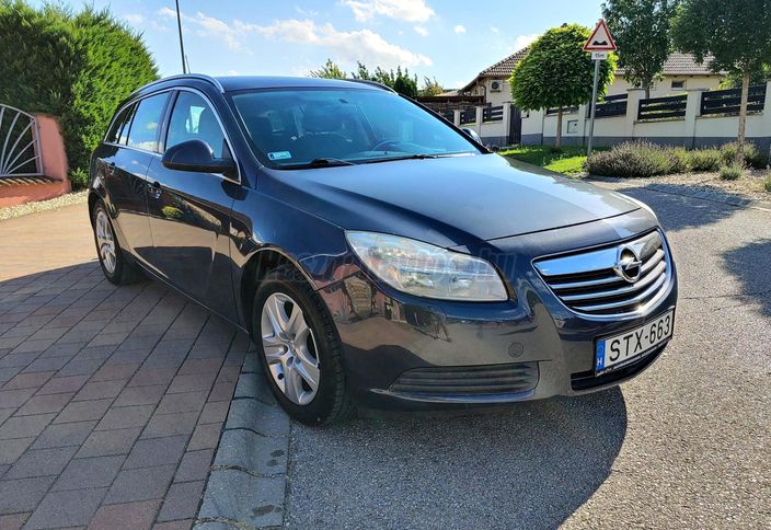 OPEL INSIGNIA Sports Tourer 1.8 Edition