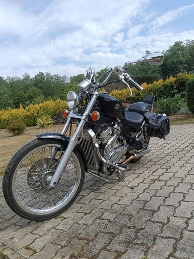 SUZUKI VS 800 (INTRUDER)
