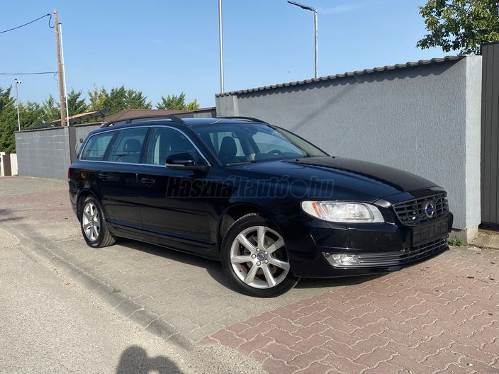 VOLVO V70 2.0 D [D3] Momentum Geartronic