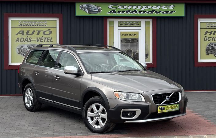 VOLVO XC70 2.4 D [D5] AWD Summum Geartronic