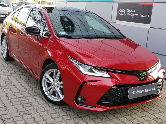 TOYOTA COROLLA Sedan 1.8 Hybrid GR-Sport e-CVT