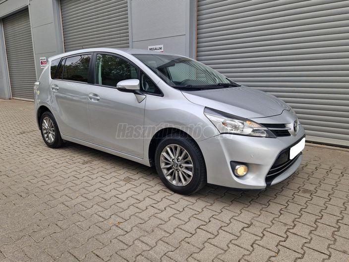 TOYOTA VERSO