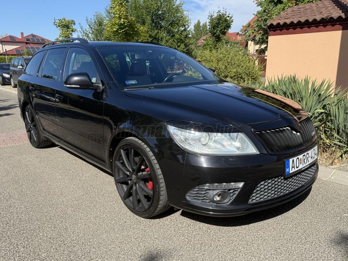 SKODA OCTAVIA Combi 2.0 TFSI RS DSG