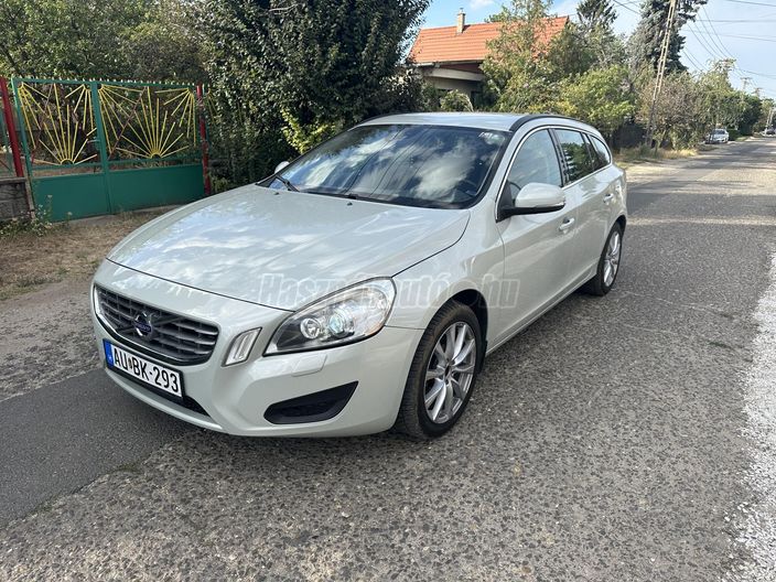 VOLVO V60 2.0 D [D3] Summum Geartronic