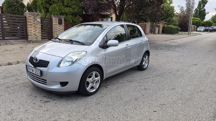 TOYOTA YARIS 1.0 998 Ice
