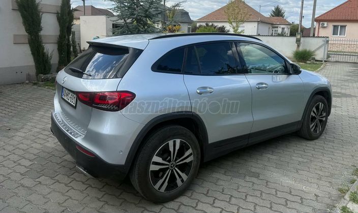 MERCEDES-BENZ GLA 200 d 4Matic Progressive Line 8G-DCT