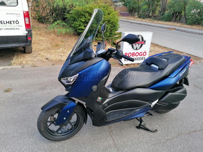 YAMAHA X-MAX 300