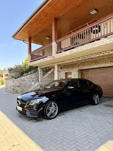 MERCEDES-BENZ E 300 de 9G-TRONIC EQ Power