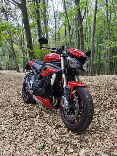 TRIUMPH SPEED TRIPLE 1050
