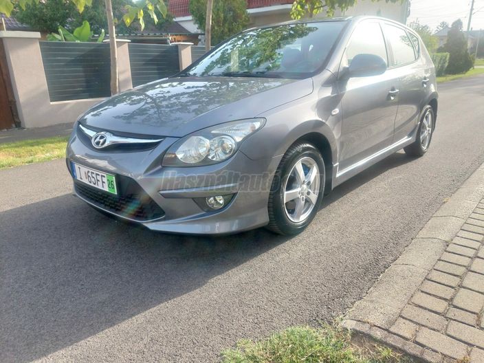 HYUNDAI I30 1.4i Travel Edition