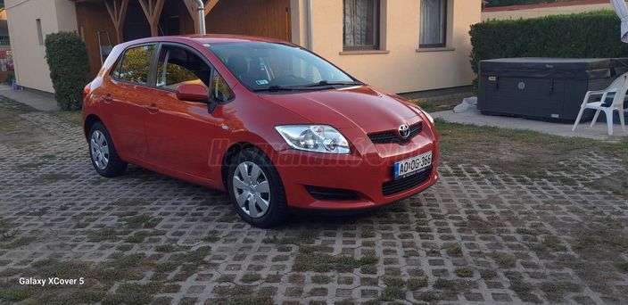 TOYOTA AURIS 1.4