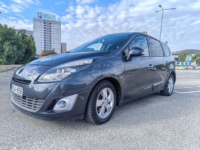 RENAULT SCENIC Grand Scénic 1.5 dCi Authentique