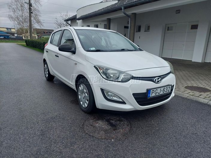 HYUNDAI I20 1.25 Color limited edition